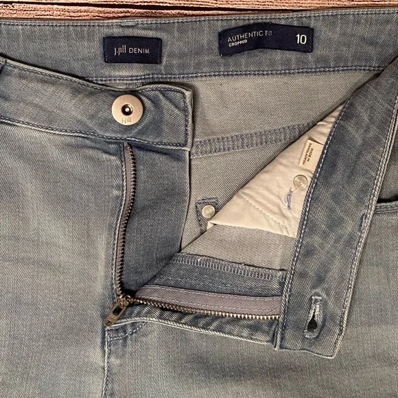 J. Jill Light Wash Authentic Fit Cuffed Cropped Jeans - Picture 6 of 11